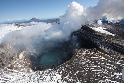 Вулкан на Камчатке выбросил пепел на высоту 8,5 километра