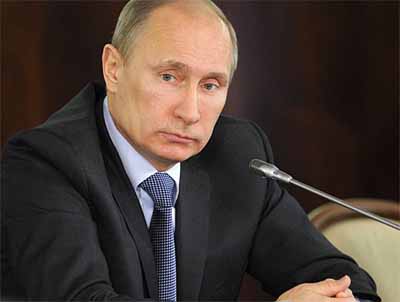 Путин поручил продумать аккуратные ответные меры на санкции Запада