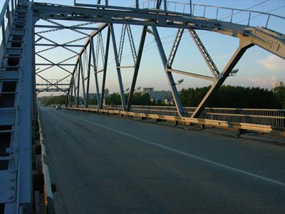 В Тюменской области активно продолжается строительство дорог, путепроводов и мостов