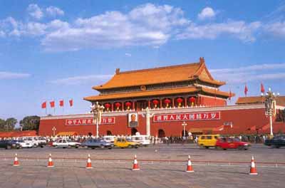 Суд в Китае приговорил к смертной казни трех человек по делу о теракте на пекинской площади Тяньаньмэнь