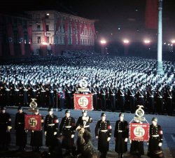 Нацистский парад в Германии